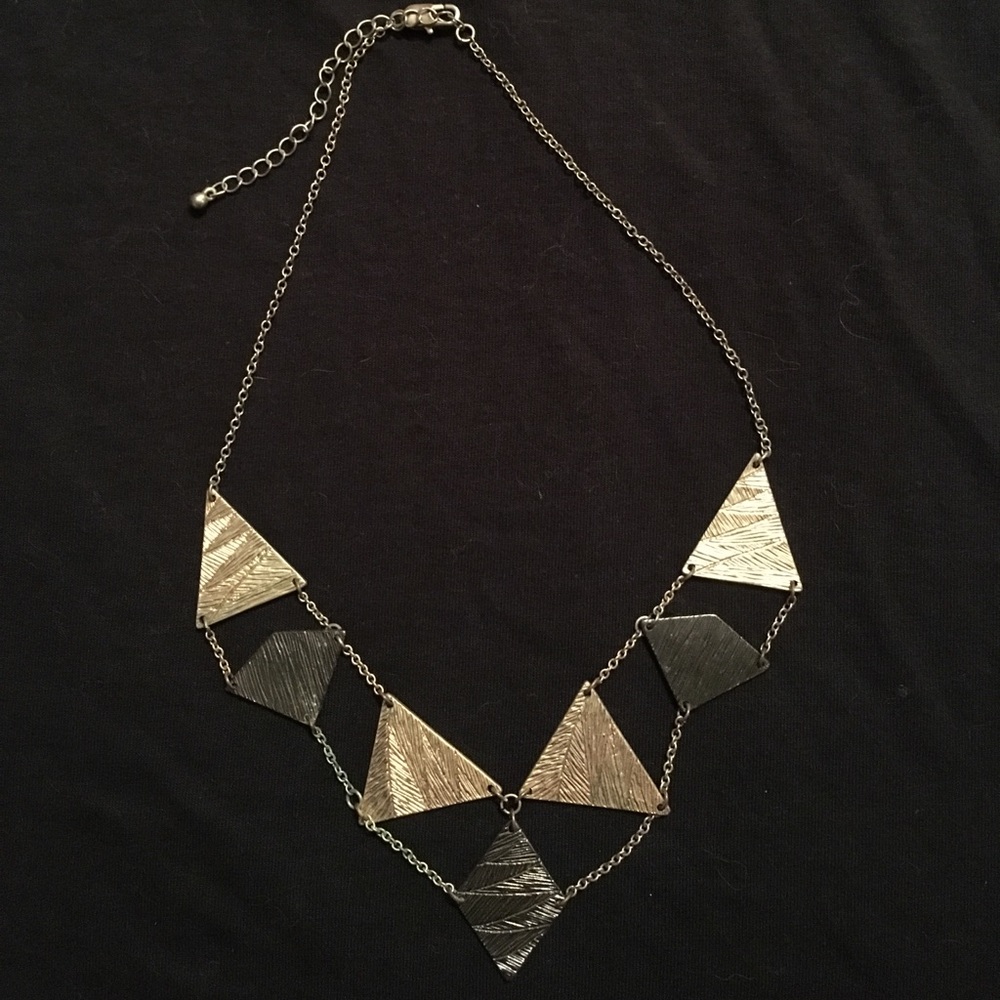 Abstract triangle necklace - Picture 2 of 3