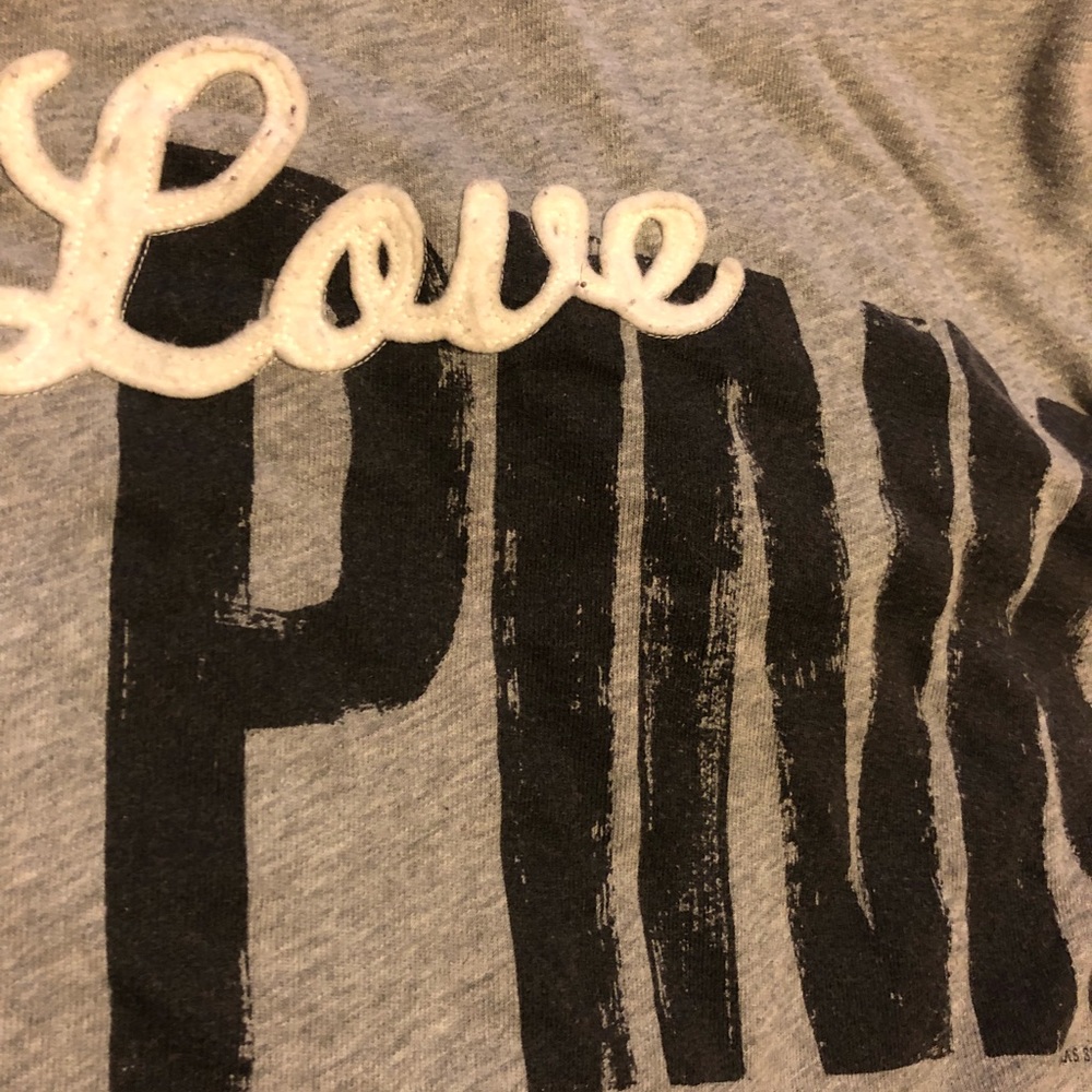 ❌SOLD ❌Victoria’s Secret Pink zip up sweater