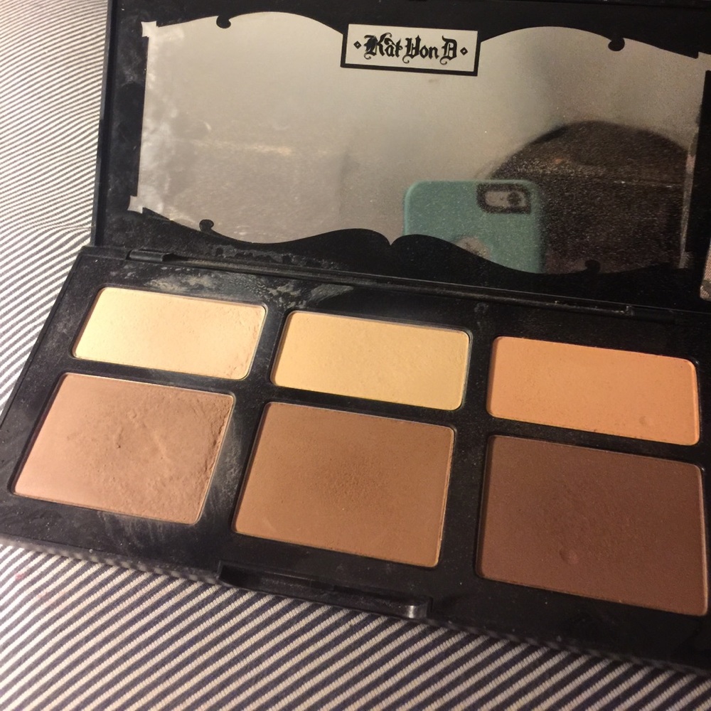 Kat Von D Shade and Light Contour