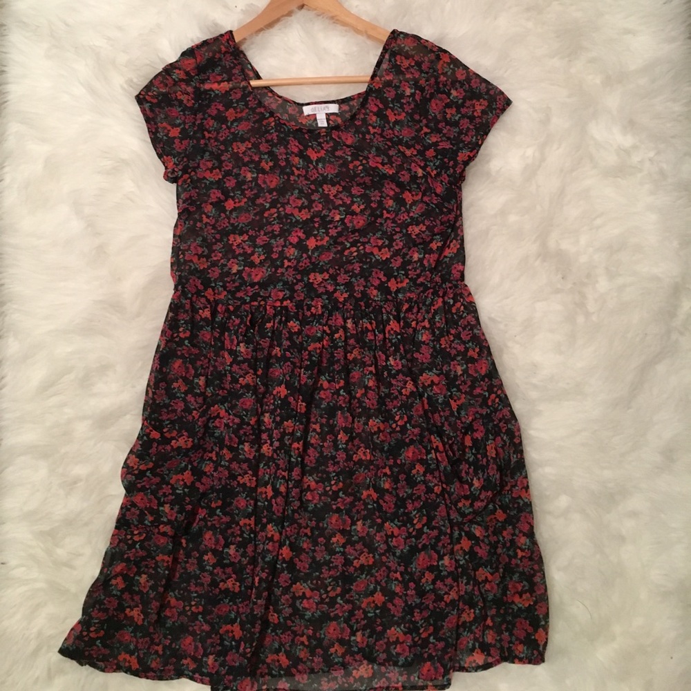 TO BE DONATED SOON Floral Print Dress