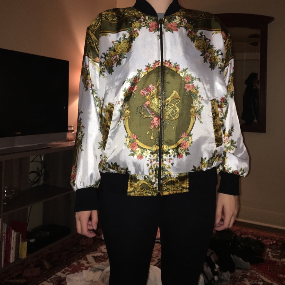 Reversible bomber jacket