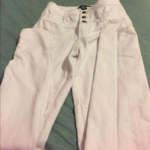 White high-waisted skinny jeans