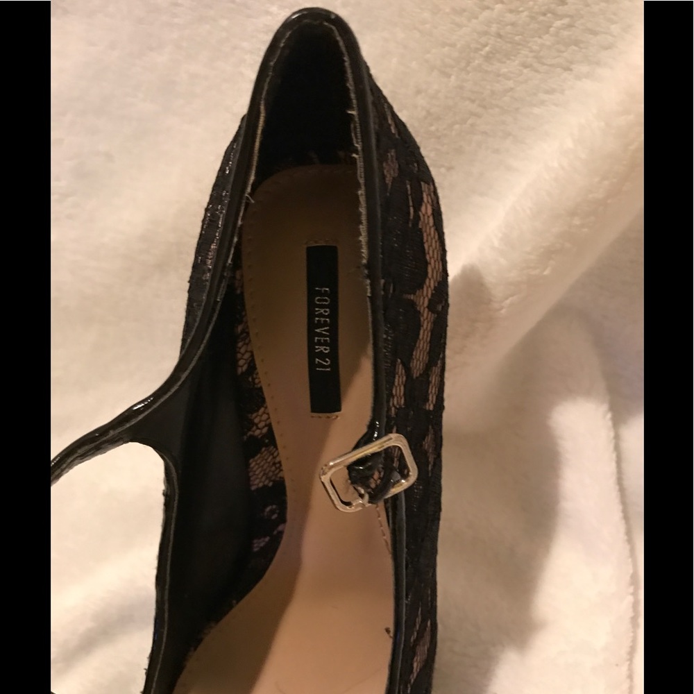 NWOT Forever 21 black and nude heels - Picture 3 of 5