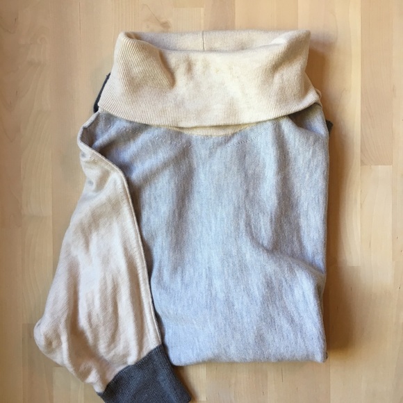 White House Black Market - Turtleneck Sweater - M - Picture 2 of 8