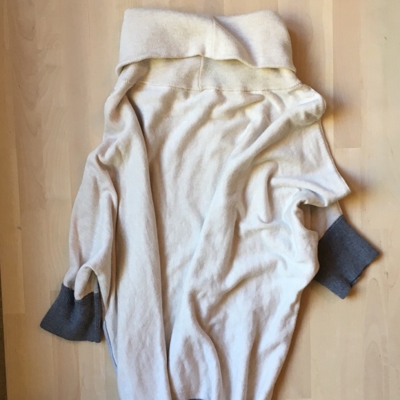 White House Black Market - Turtleneck Sweater - M - Picture 7 of 8