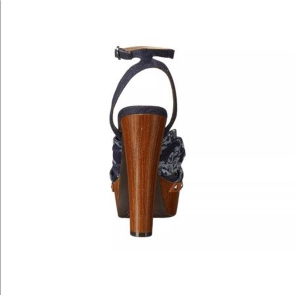 Jessica Simpson high heels - Picture 7 of 8