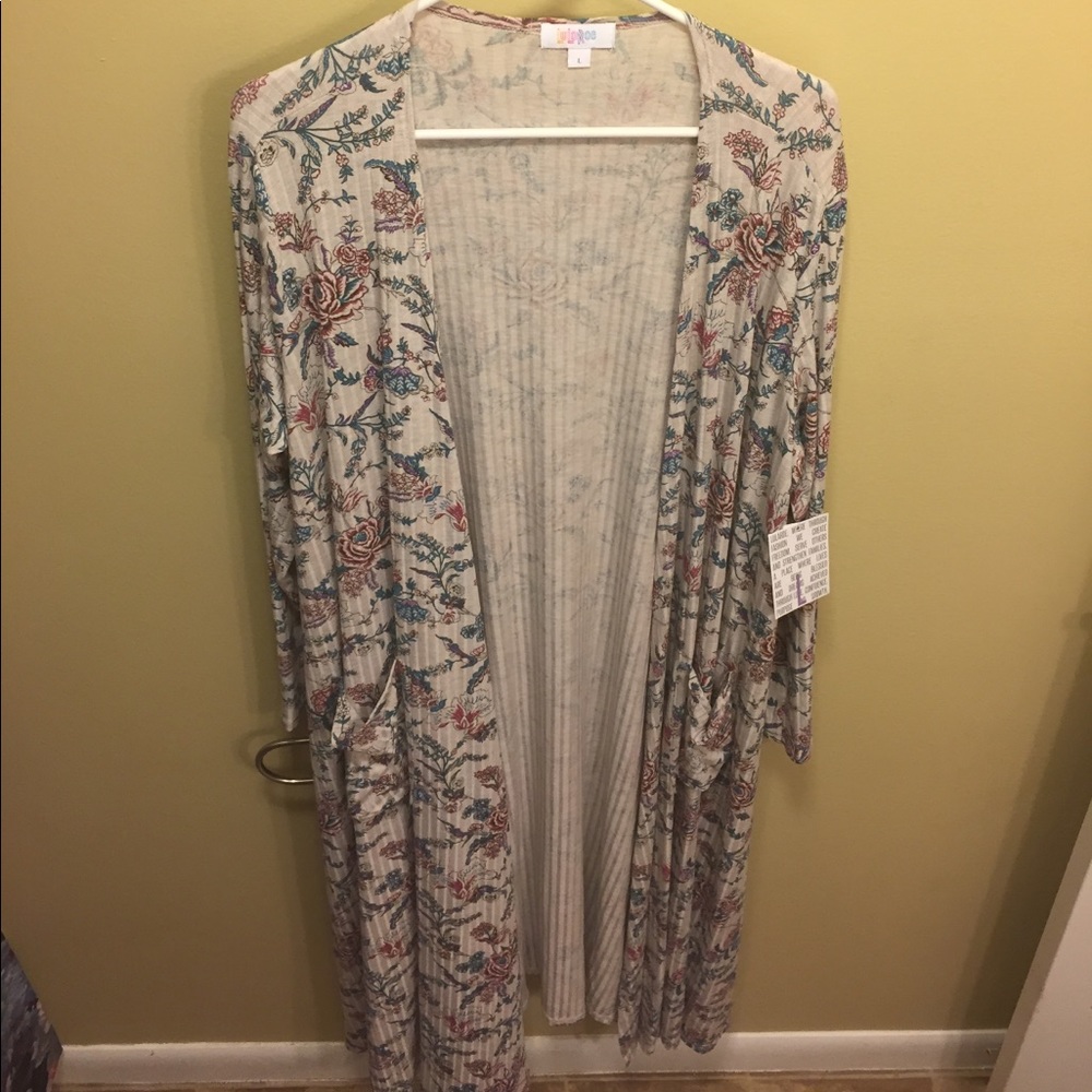 BNWT Grey floral Lularoe Sarah