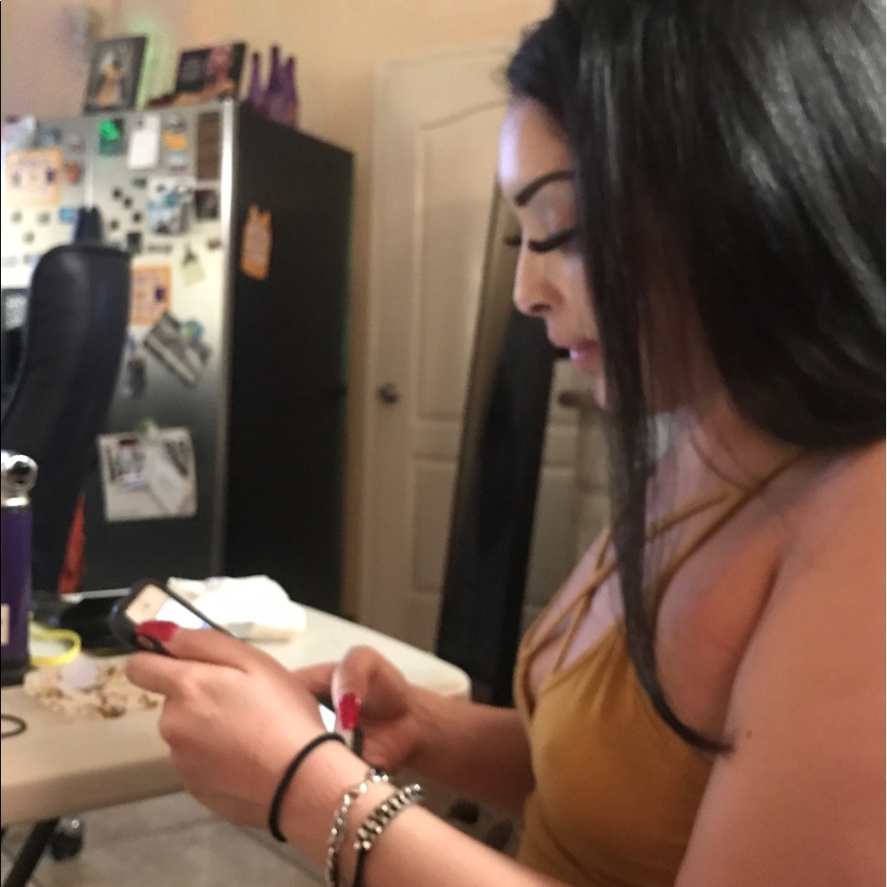 Meet your Posher, Cesley