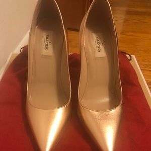 Valentino Garavani Pumps