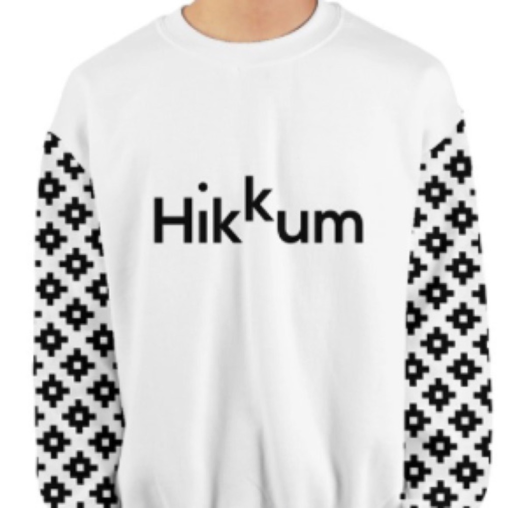 Hikkum brand sweater