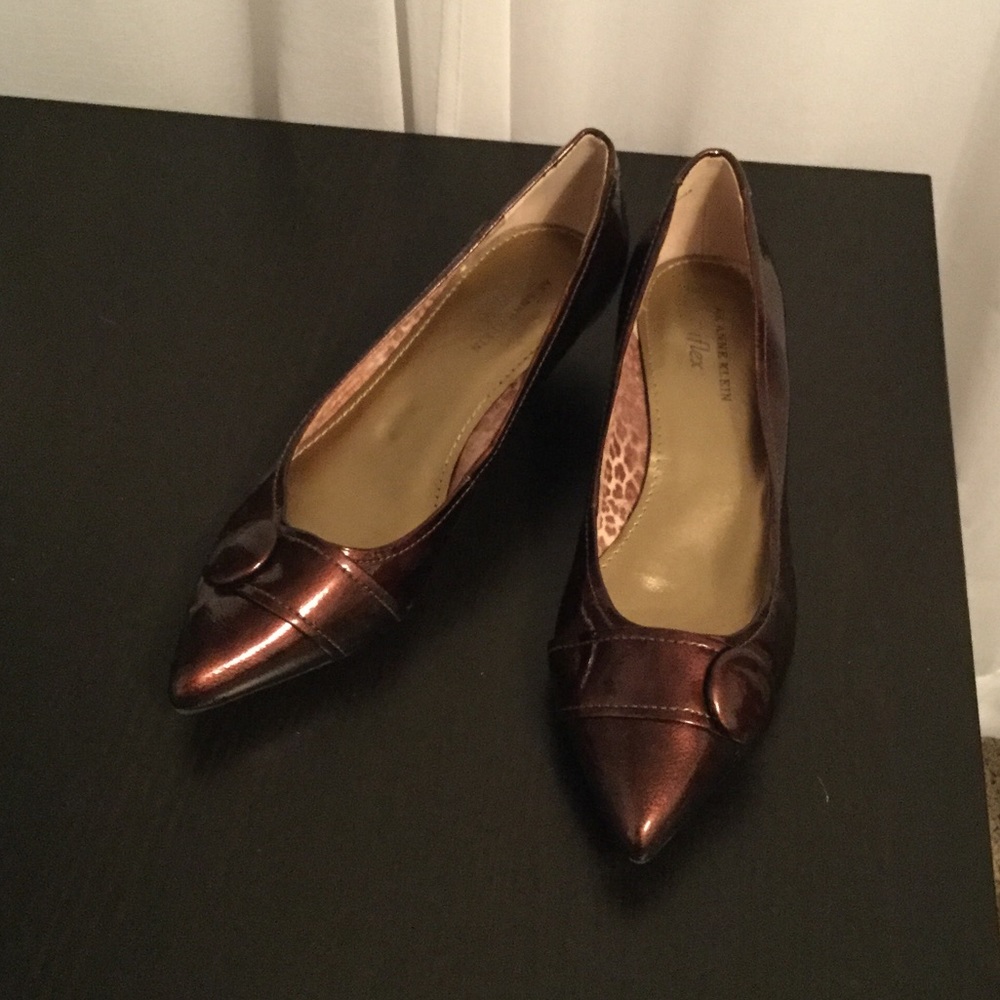 Bronze Anne Klein kitten heels