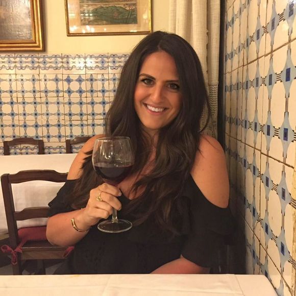 Meet your Posher, Leslie - Picture 1 of 1