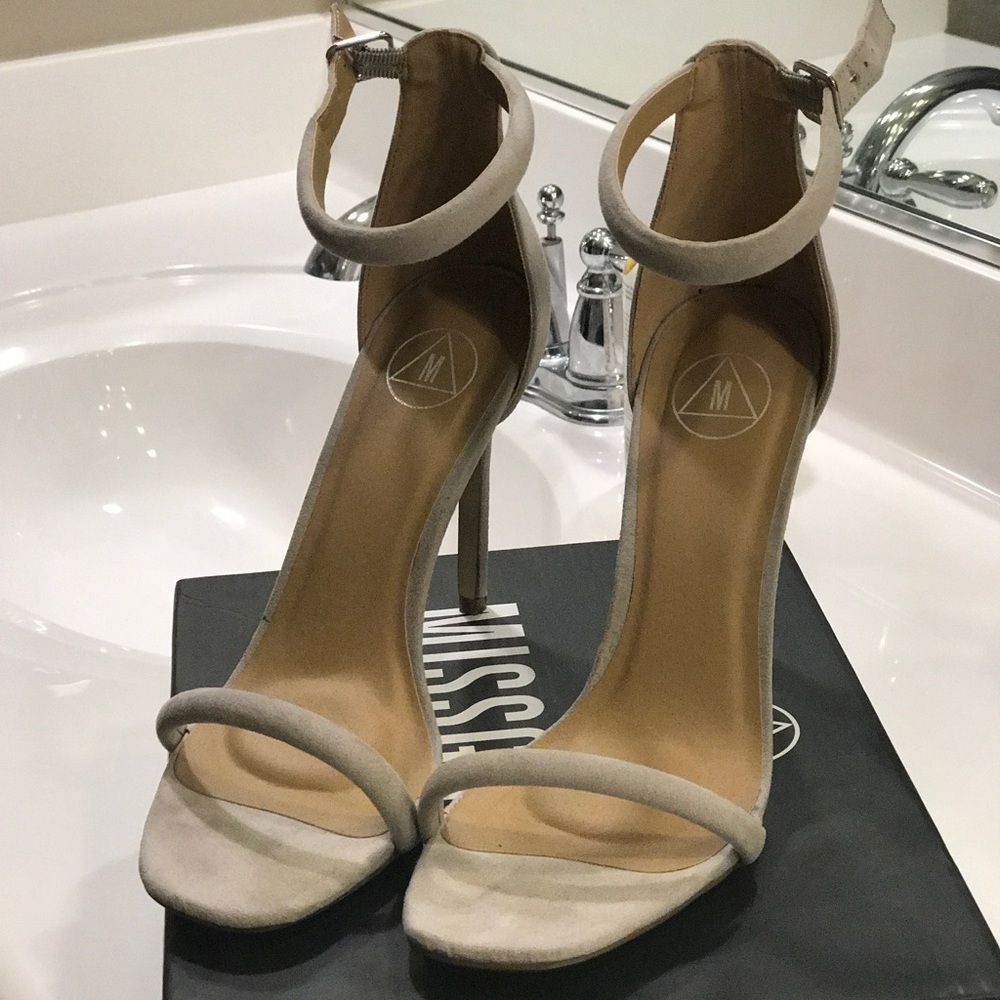 heels - Picture 2 of 2