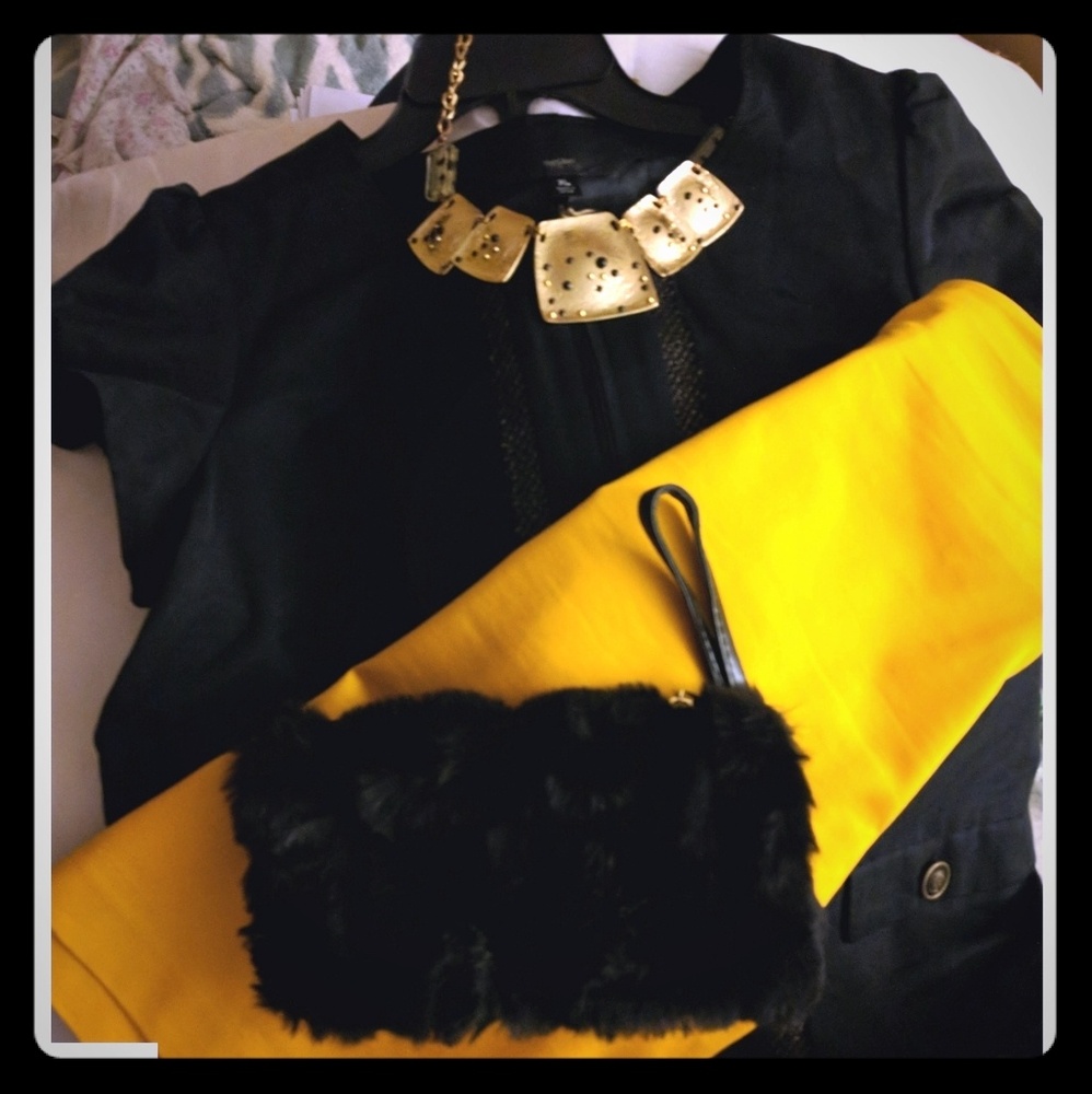 SOLD!! 😃 NWT Dressy casual top