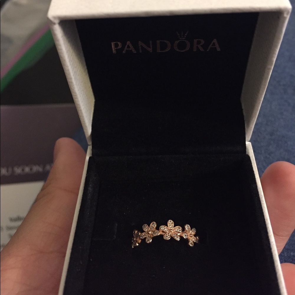 Pandora Rose Dazzling Daisy Band!