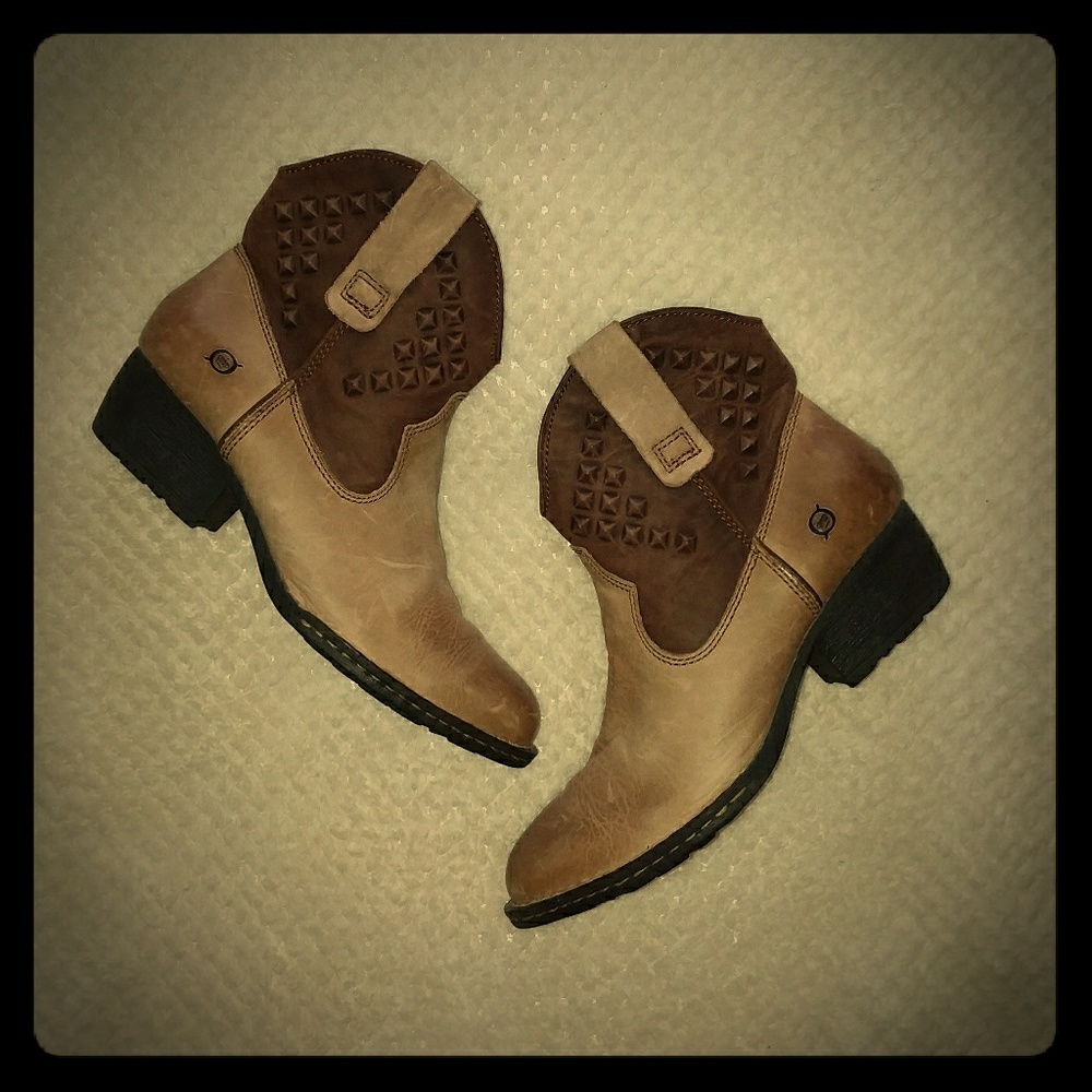 BORN Tan/Brown Western Style Bootie