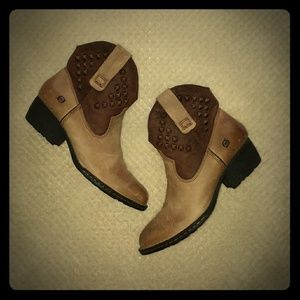 BORN Tan/Brown Western Style Bootie