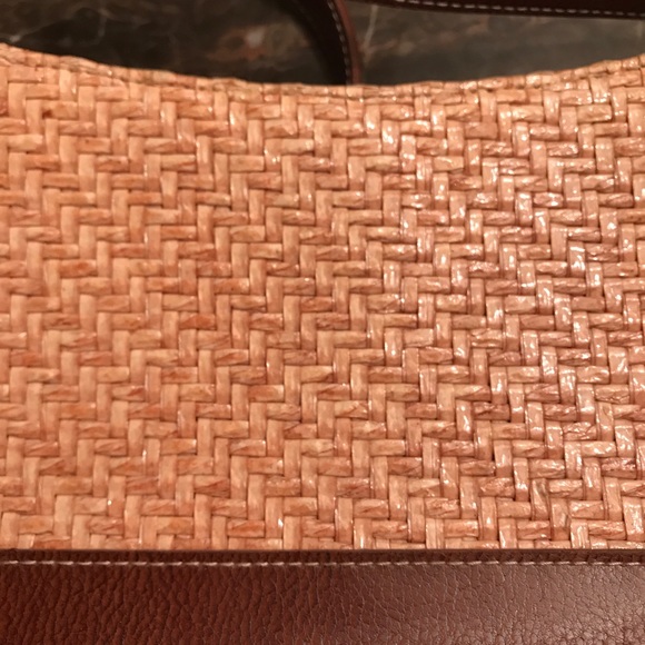 Liz Claiborne Straw/ Woven Handbag - Picture 2 of 4