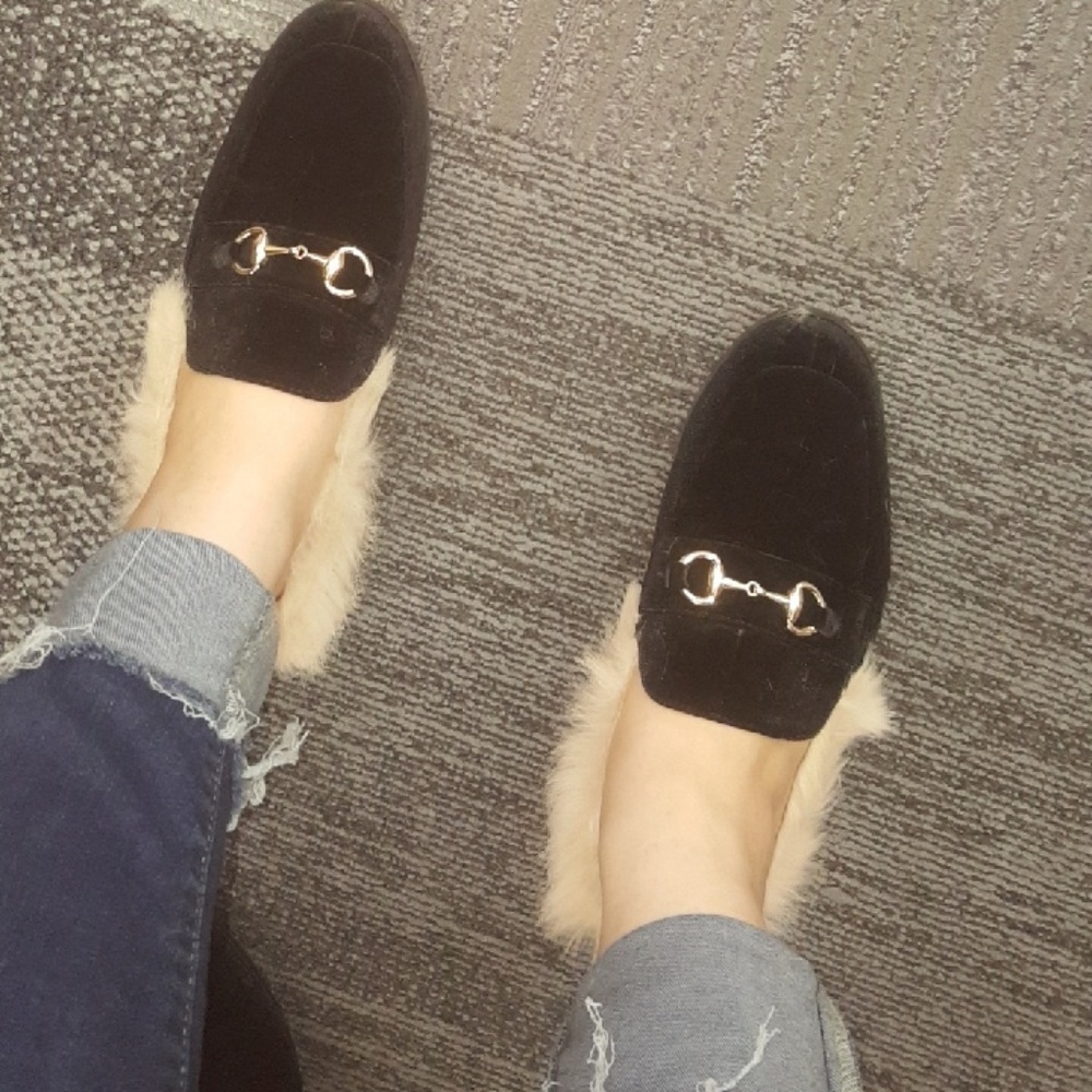 Hot Item !! Furry slides - Picture 2 of 3