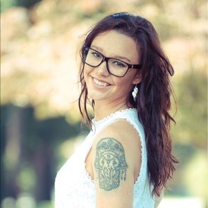 Meet your Posher, Mya