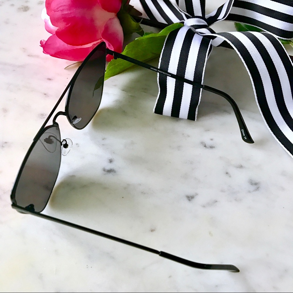 Fuchsia Mirrored Sunglasses - Picture 5 of 5