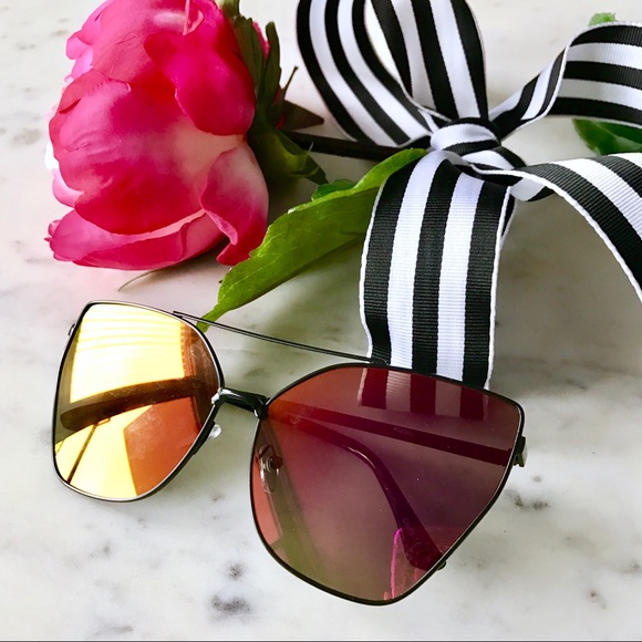 Accessories - Fuchsia Mirrored Sunglasses