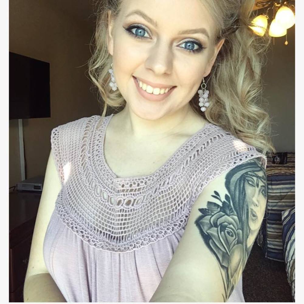 Meet your Posher, Lois
