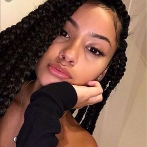 Meet your Posher, Mirisa