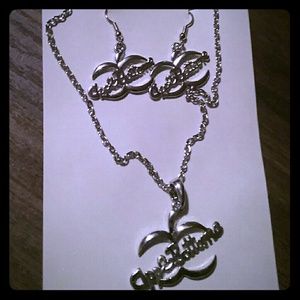 🛍️🍯🍑FASHION JEWELRY  EARRINGS AND NECKLACE SET