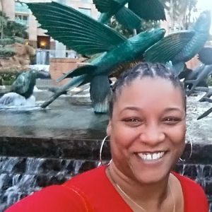 Meet your Posher, Angela