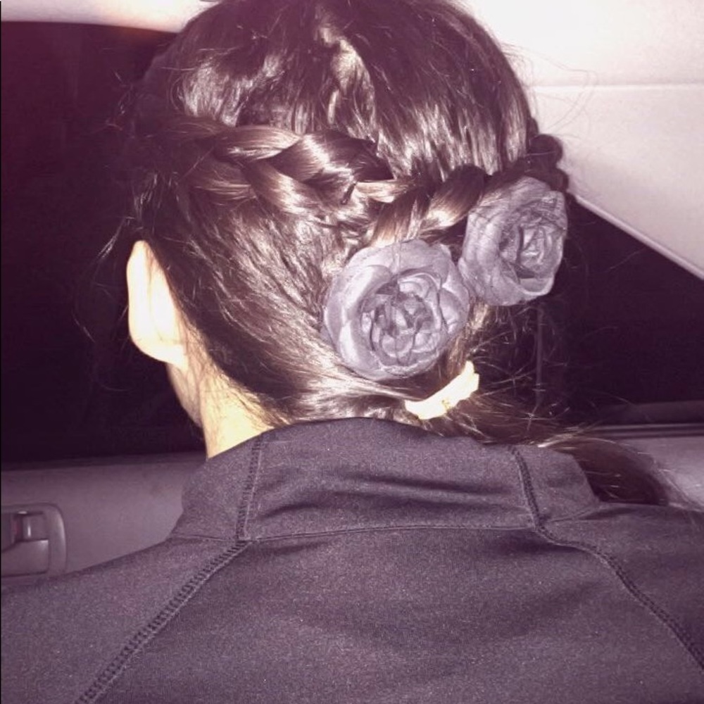 Roses for hair
