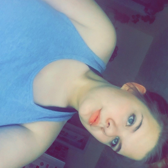 Meet your Posher, Ruby - Picture 1 of 1