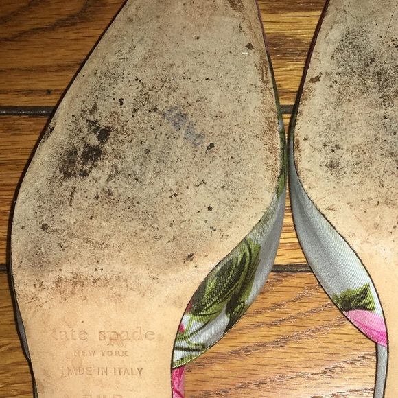 Beautiful and one of a kind Kate Spade floral - Picture 3 of 4