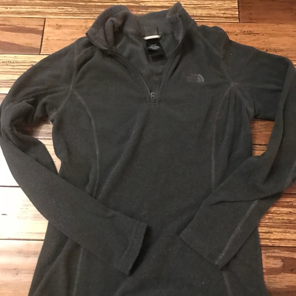 North Face pull over