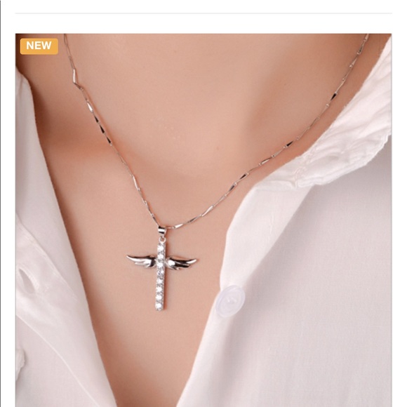 🌟.925 Angel wings cross pendent necklace🌟 - Picture 2 of 2