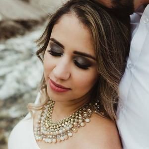 Meet your Posher, Loresca