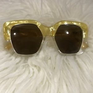 Quay Australia West End Girl Yellow/Gold Sunnies