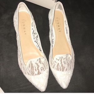 LC Lauren Conrad White lace point flat