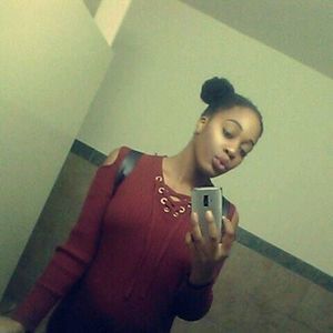 Meet your Posher, Aureyna