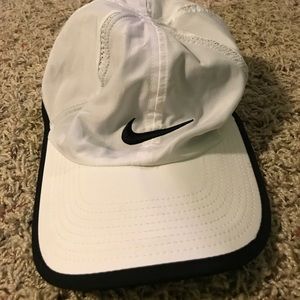 Nike Featherlight Dri-Fit Cap
