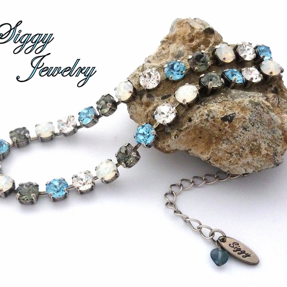 HORIZONS Necklace Made With Swarovski® Crystals - Picture 6 of 8