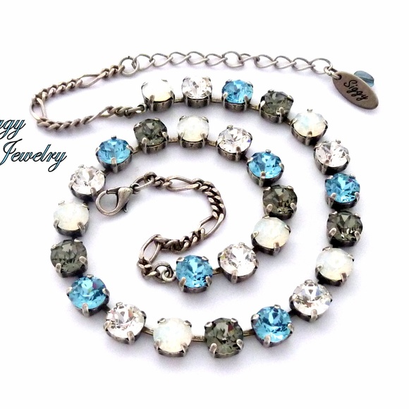 HORIZONS Necklace Made With Swarovski® Crystals - Picture 4 of 8