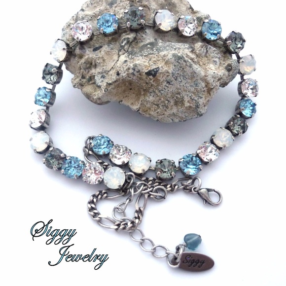 HORIZONS Necklace Made With Swarovski® Crystals - Picture 7 of 8