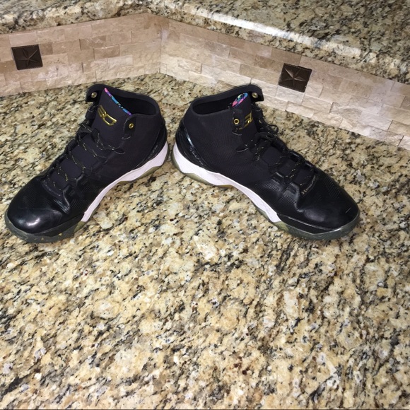 Bundle Curry’s 2 and Jordan’s for 110 don’t wear - Picture 3 of 8