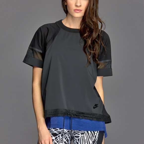 EUC Athleisure Black Nike Boxy Mesh Bonded Tee - Picture 6 of 6