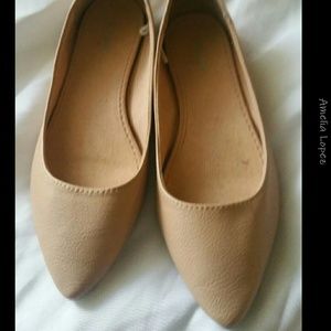 Old Navy pointed Flats
