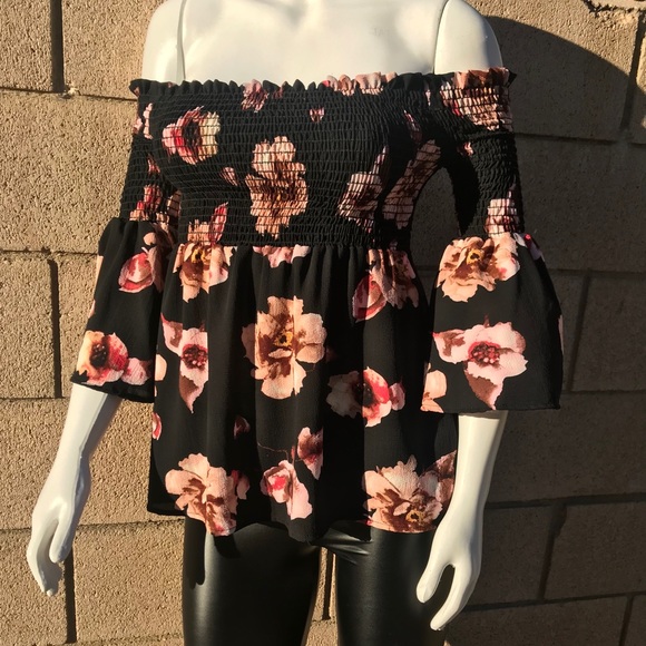 5 ⭐️ Flower Power - Smocked Top Blouse - Picture 5 of 8