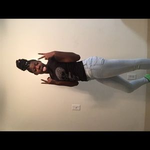 Meet your Posher, Adriana