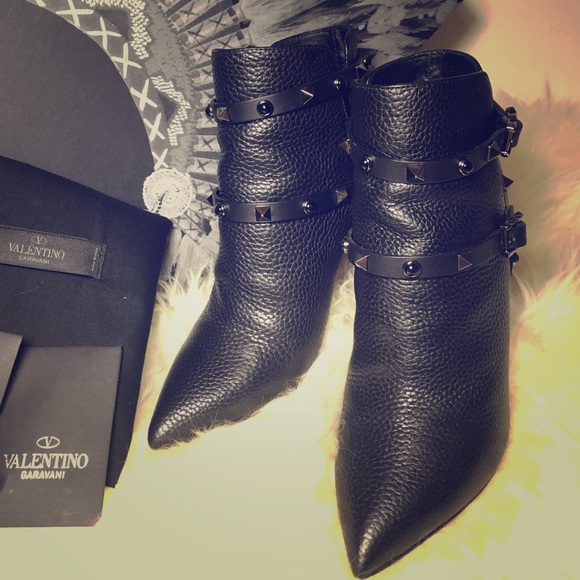 Valentino Rockstud Rolling Booties🚫just sharing🚫 - Picture 1 of 3