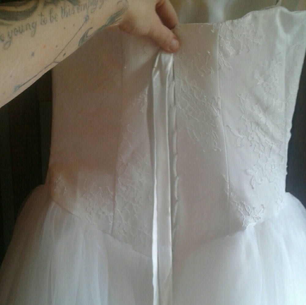 White Ball Gown Lace Corset & Tulle Wedding Dress - Picture 3 of 7